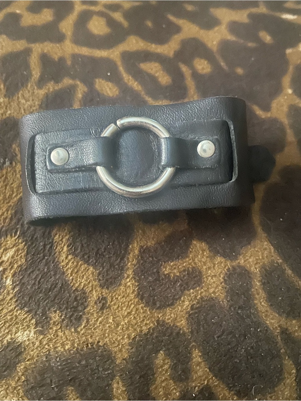 Black Leather O Ring Detail Unisex Braclet adjustable